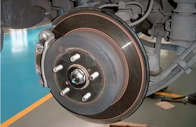 老司機(jī)來(lái)教你怎樣判斷“剎車片”該不該換？